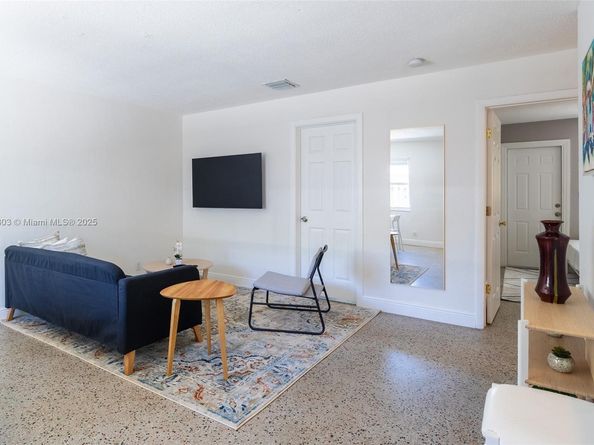 605 SW 14th Ter, Fort Lauderdale FL 33312