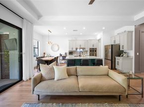 8261 Canopy Ter, Parkland FL 33076