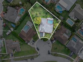 8310 SW 26th Pl, Davie FL 33328