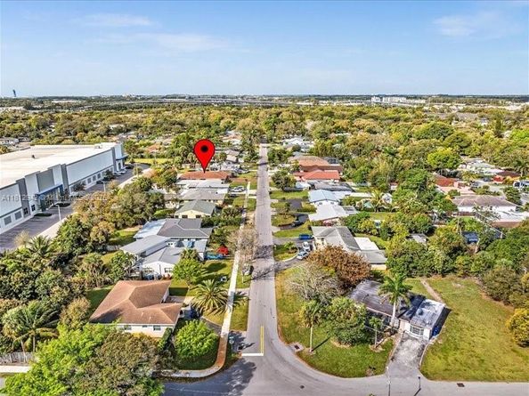 1300 SW 32nd St, Fort Lauderdale FL 33315