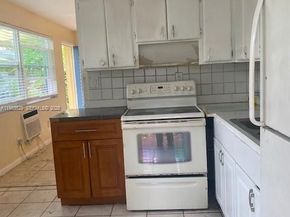 1990 NE 168 St, North Miami Beach FL 33162