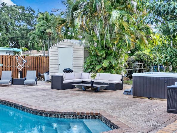 515 S 58th Ter, Hollywood FL 33023