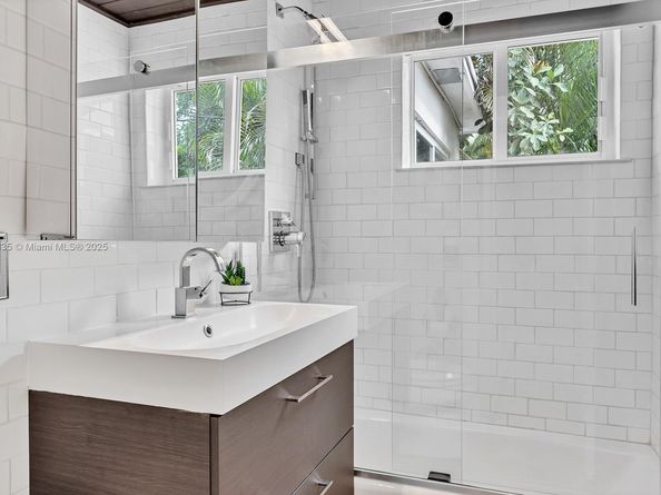 515 S 58th Ter, Hollywood FL 33023