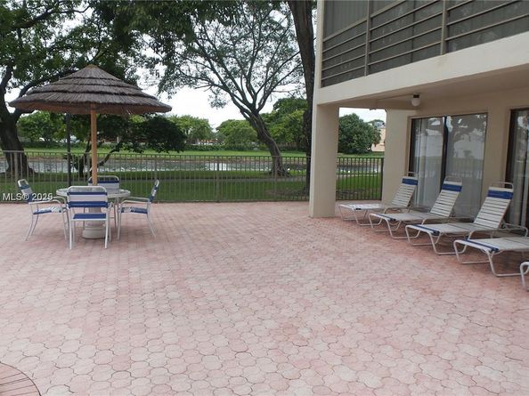 2309 S Cypress Bend Dr 311D, Pompano Beach FL 33069