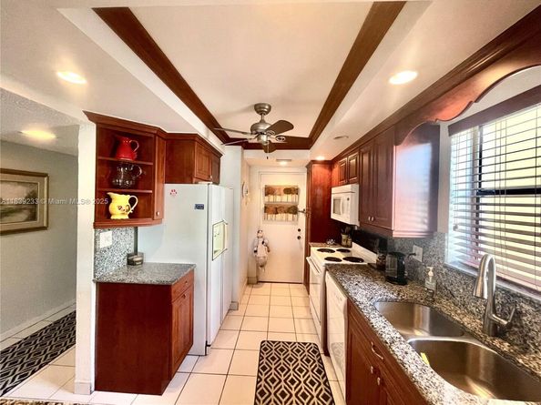 2309 S Cypress Bend Dr 311D, Pompano Beach FL 33069