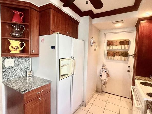 2309 S Cypress Bend Dr 311D, Pompano Beach FL 33069