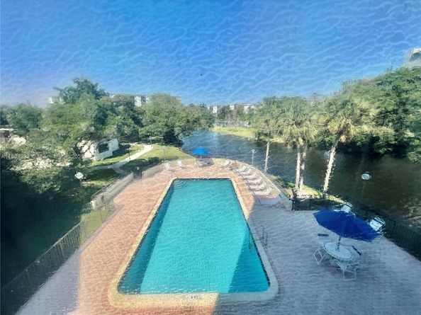 2309 S Cypress Bend Dr 311D, Pompano Beach FL 33069