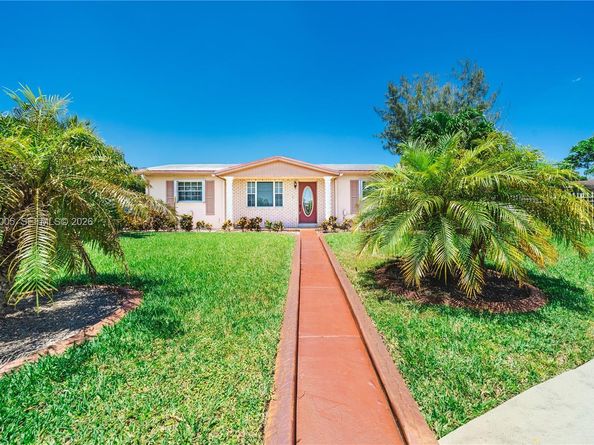 3125 NW 205th St, Miami Gardens FL 33056