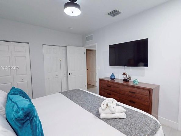 52 NW 47th Ter, Miami FL 33127