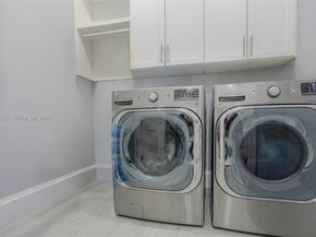 6077 NW 71st Ter, Parkland FL 33067