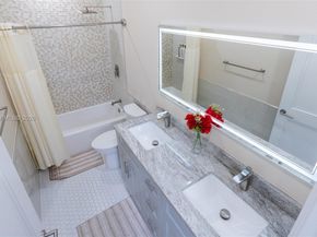 6077 NW 71st Ter, Parkland FL 33067