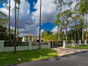 6077 NW 71st Ter, Parkland FL 33067