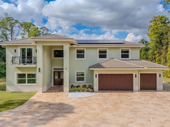 6077 NW 71st Ter, Parkland FL 33067