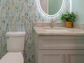 6077 NW 71st Ter, Parkland FL 33067