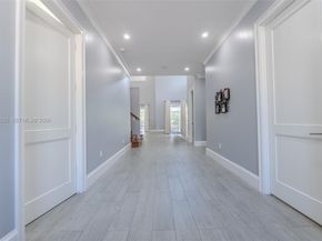 6077 NW 71st Ter, Parkland FL 33067