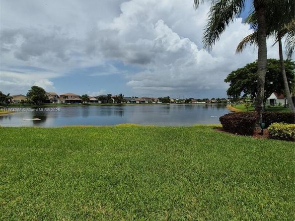 2176 NW 184th Way, Pembroke Pines FL 33029