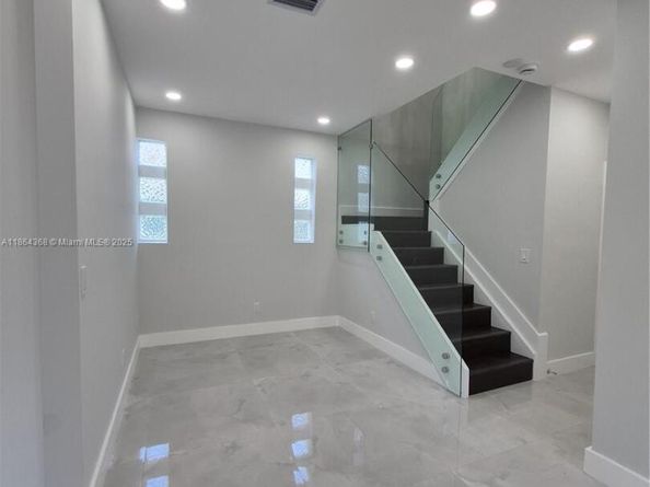 2176 NW 184th Way, Pembroke Pines FL 33029