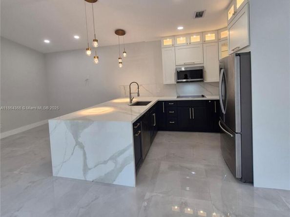 2176 NW 184th Way, Pembroke Pines FL 33029