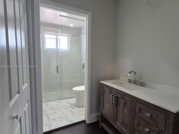 2176 NW 184th Way, Pembroke Pines FL 33029