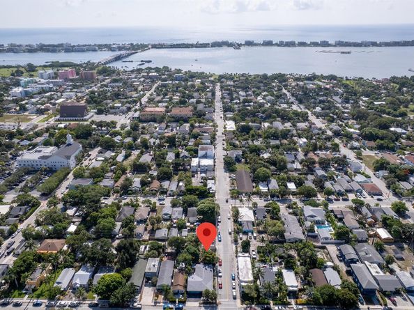 612 3rd Avenue S FL 33460