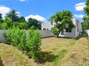 2936 NW 27th St, Miami FL 33142