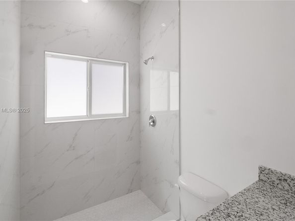 2936 NW 27th St, Miami FL 33142