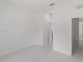 2936 NW 27th St, Miami FL 33142