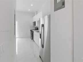2936 NW 27th St, Miami FL 33142