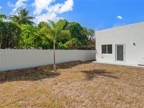 2936 NW 27th St, Miami FL 33142