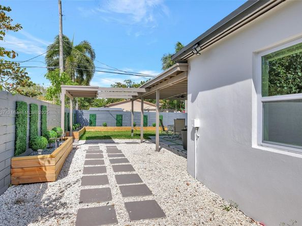 1001 SW 19th St, Fort Lauderdale FL 33315