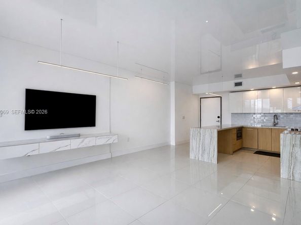 2155 Washington Ct 606, Miami Beach FL 33139