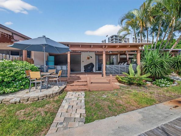 345 Leslie Dr, Hallandale Beach FL 33009