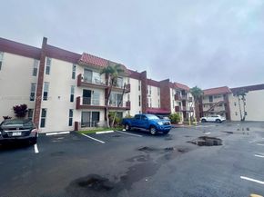 2385 NW 11th St B16, Miami FL 33125