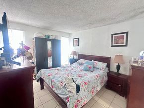 2385 NW 11th St B16, Miami FL 33125