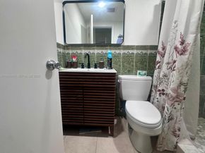 2385 NW 11th St B16, Miami FL 33125