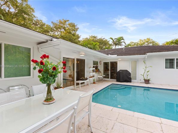 6809 Mentone St, Coral Gables FL 33146