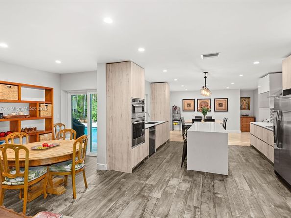 6809 Mentone St, Coral Gables FL 33146