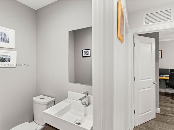 6809 Mentone St, Coral Gables FL 33146