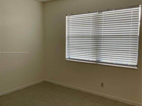 9235 SW 8th St 406, Boca Raton FL 33428