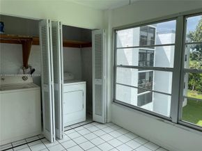 9235 SW 8th St 406, Boca Raton FL 33428