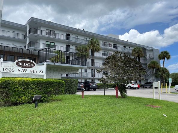 9235 SW 8th St 406, Boca Raton FL 33428