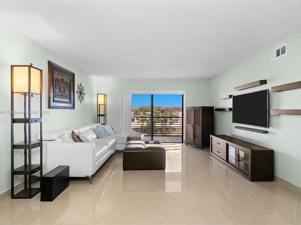 4970 E Sabal Palm Blvd 403, Tamarac FL 33319