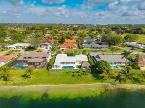 6830 Winged Foot Dr, Hialeah FL 33015