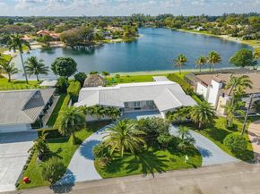6830 Winged Foot Dr, Hialeah FL 33015