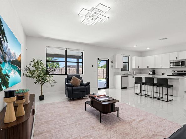22676 SW 131st Pl, Miami FL 33170