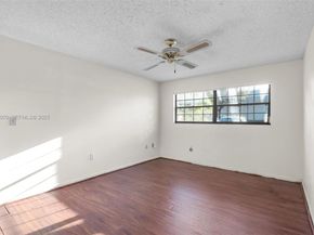 907 NE 199th St 101, Miami FL 33179