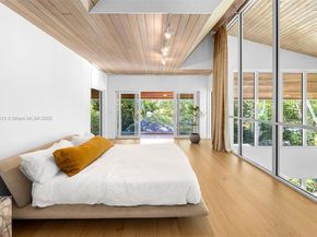 7150 W Lago Dr, Coral Gables FL 33143