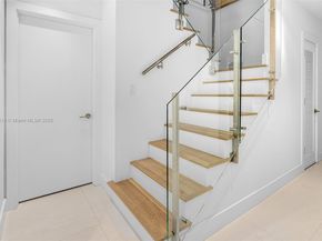 7150 W Lago Dr, Coral Gables FL 33143