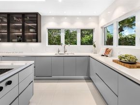 7150 W Lago Dr, Coral Gables FL 33143