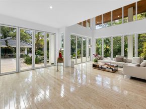 7150 W Lago Dr, Coral Gables FL 33143